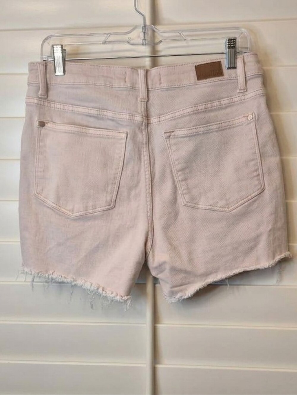 Judy Blue Light Pink Frayed Hem High-Rise Denim Shorts Size Large 3" Inseam - Picture 4 of 5